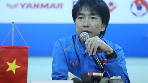 Ông Miura vừa muốn thắng vừa muốn thử nghiệm